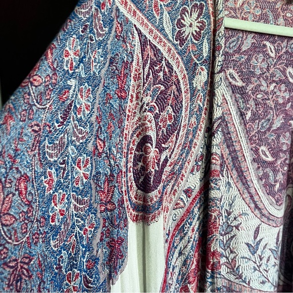 Soft Surroundings Strawberry Swirl Fringed Kimono One Size - Picture 9 of 11